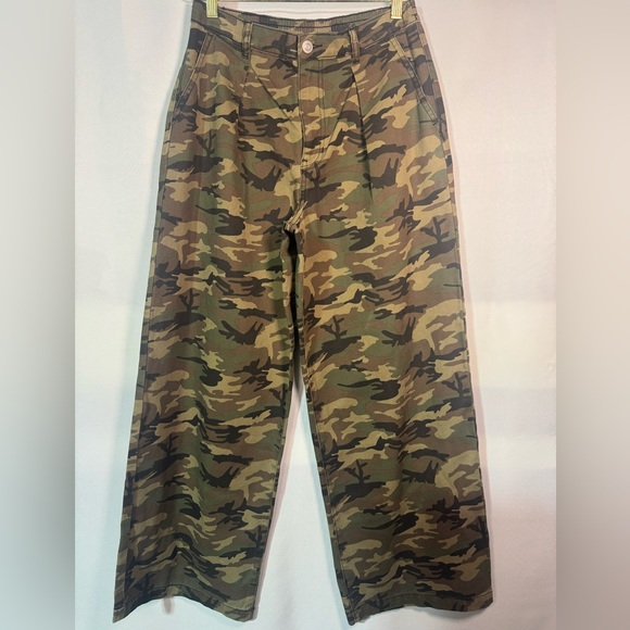 House of Harlow 1960 Pants - House of Harlow 1960 Women's Green Wide Leg Camo Cargo Pants